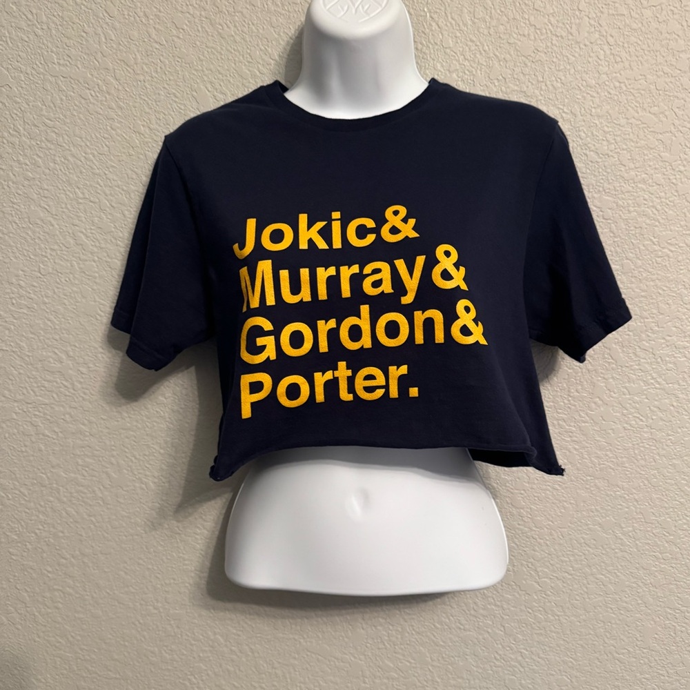 Women’s Denver Nuggets Roll Call Cropped Tee Small